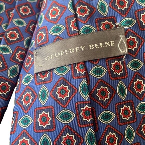 Pre Owned Men’s Geoffrey Beene Tie Neck Tie Necktie 100% Silk Fabric From Italy - Picture 3 of 5